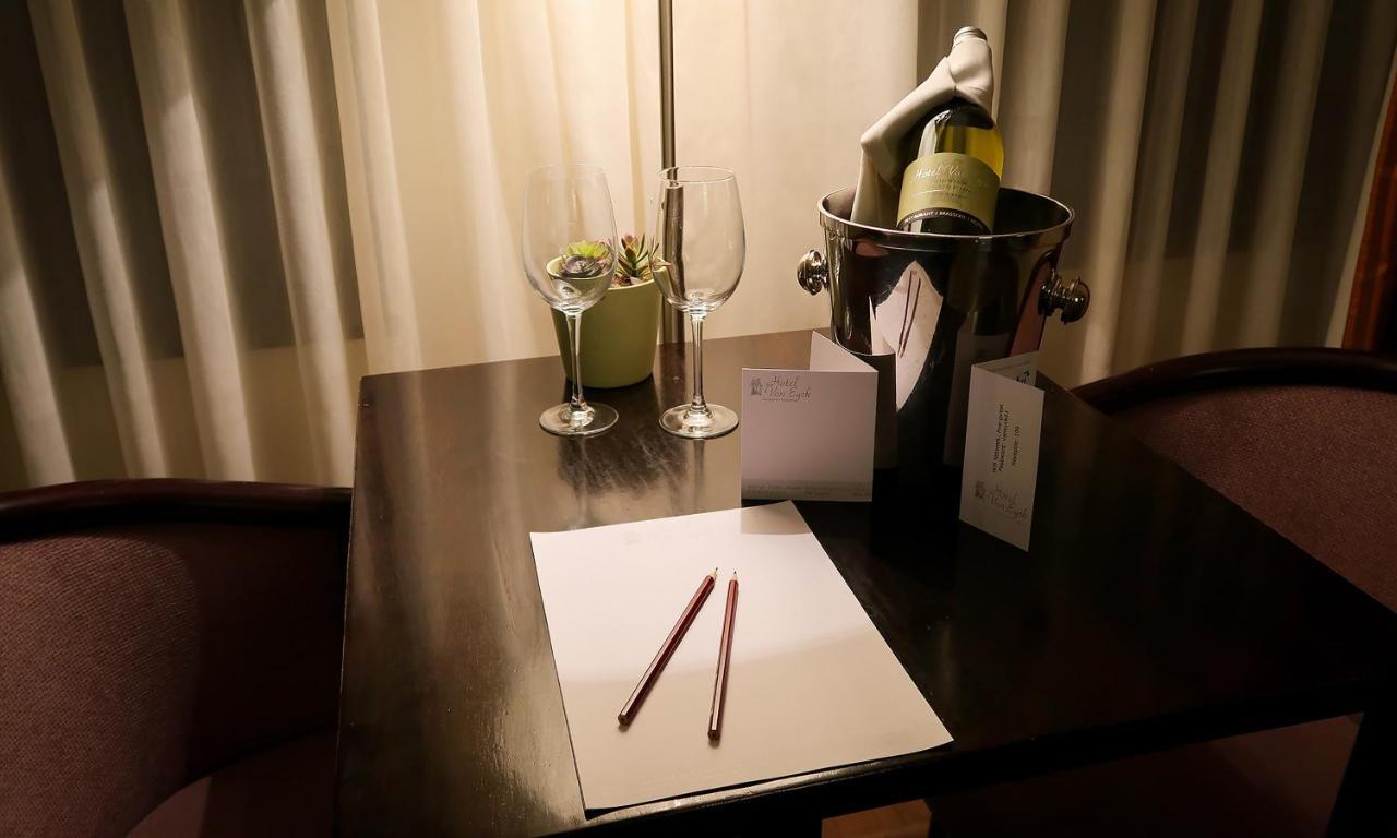 Hotel Van Eyck Maaseik Εξωτερικό φωτογραφία