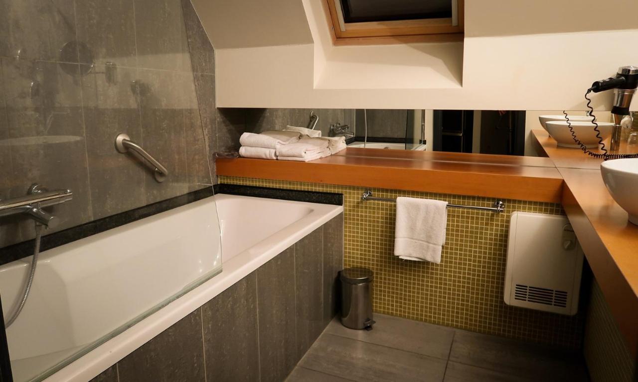 Hotel Van Eyck Maaseik Εξωτερικό φωτογραφία