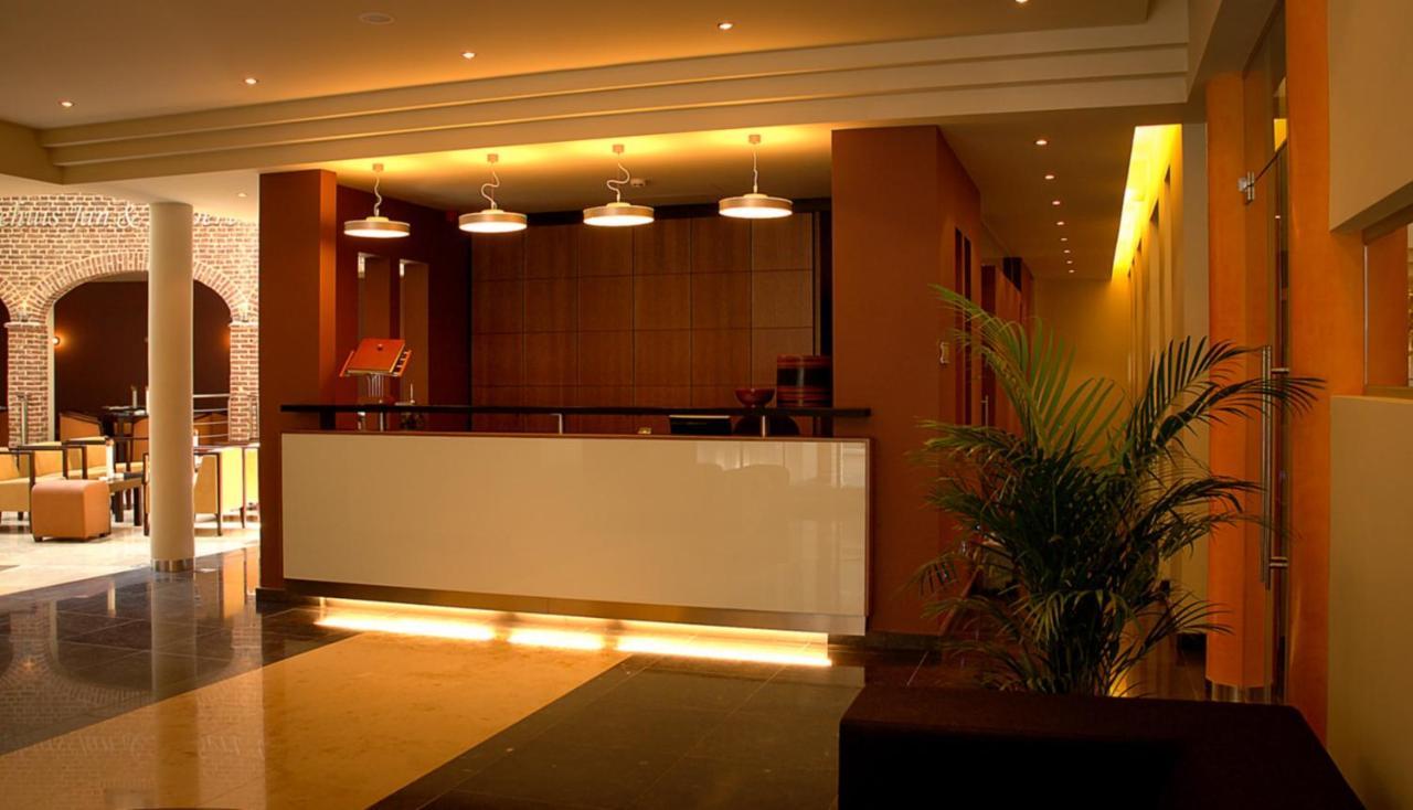 Hotel Van Eyck Maaseik Εξωτερικό φωτογραφία
