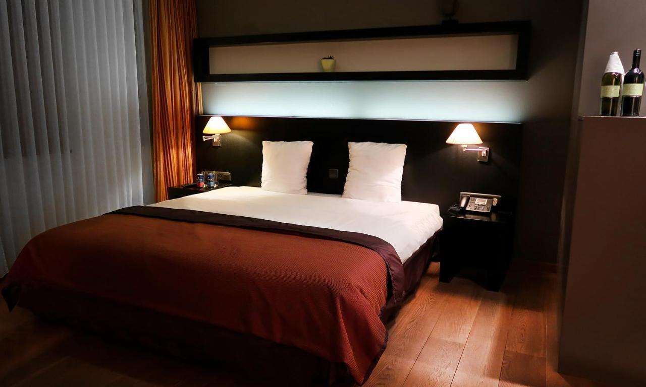 Hotel Van Eyck Maaseik Εξωτερικό φωτογραφία