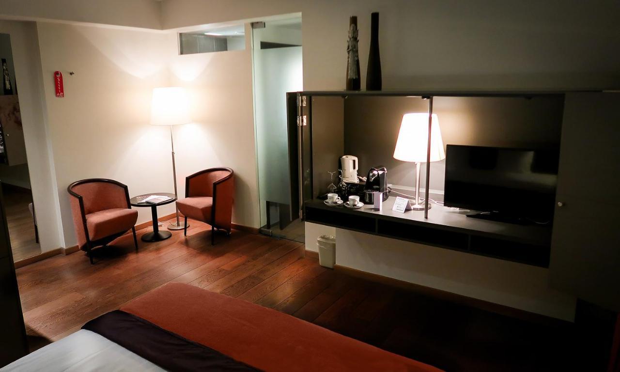 Hotel Van Eyck Maaseik Εξωτερικό φωτογραφία