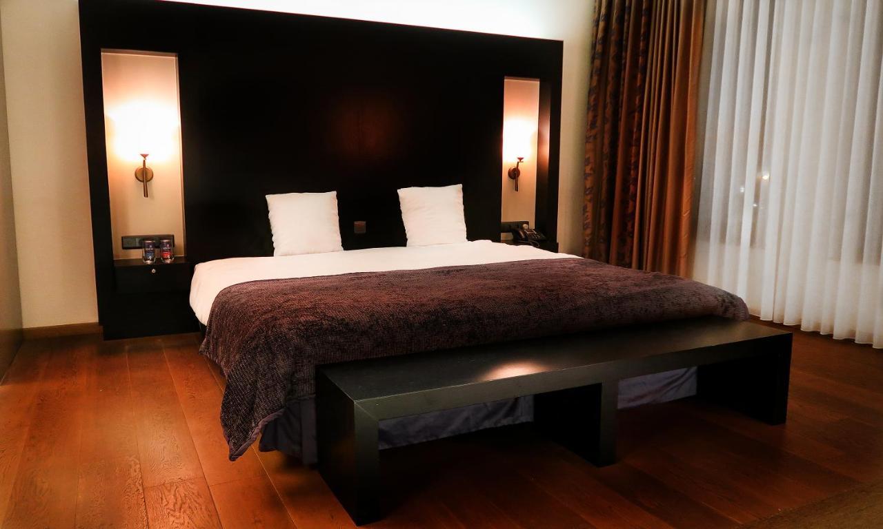 Hotel Van Eyck Maaseik Εξωτερικό φωτογραφία