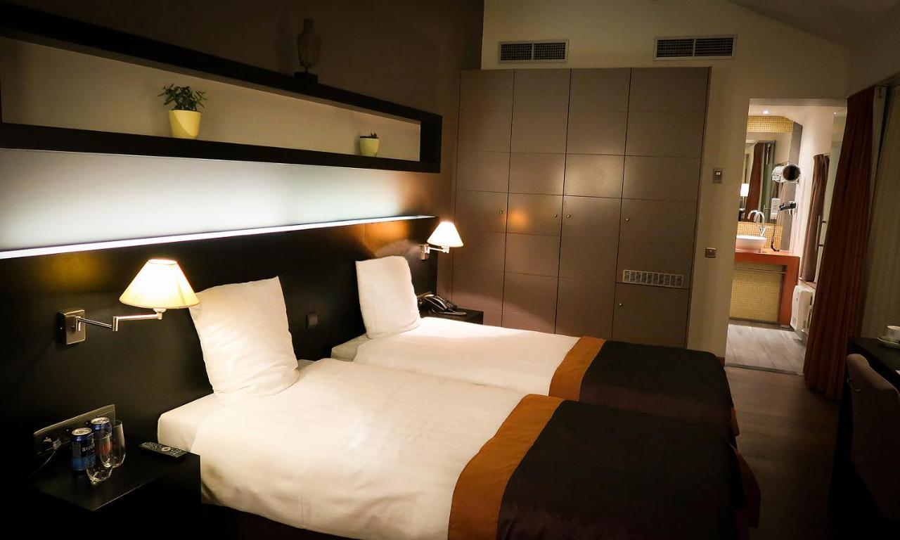 Hotel Van Eyck Maaseik Εξωτερικό φωτογραφία