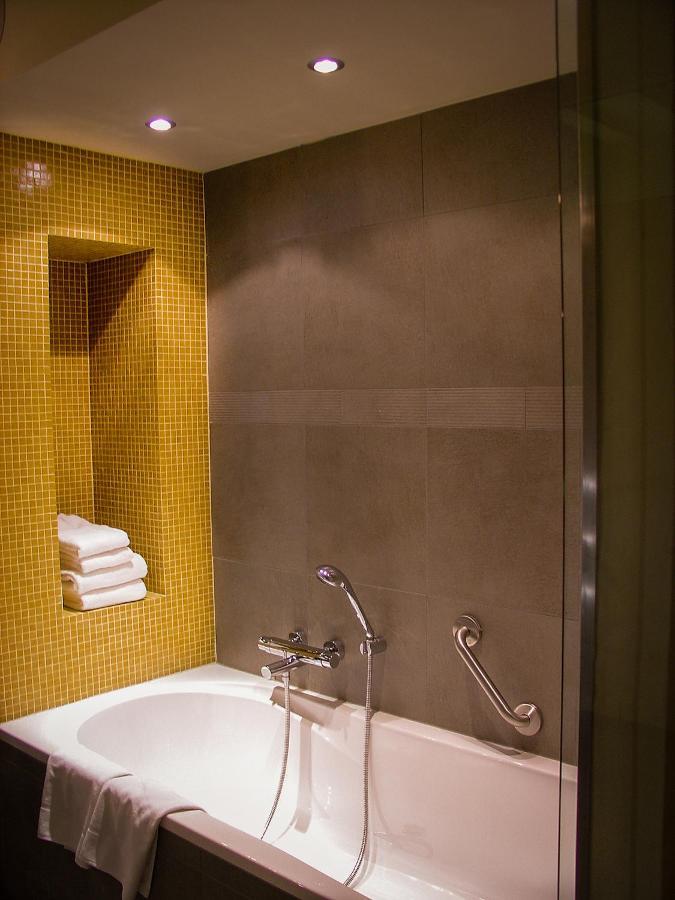 Hotel Van Eyck Maaseik Εξωτερικό φωτογραφία