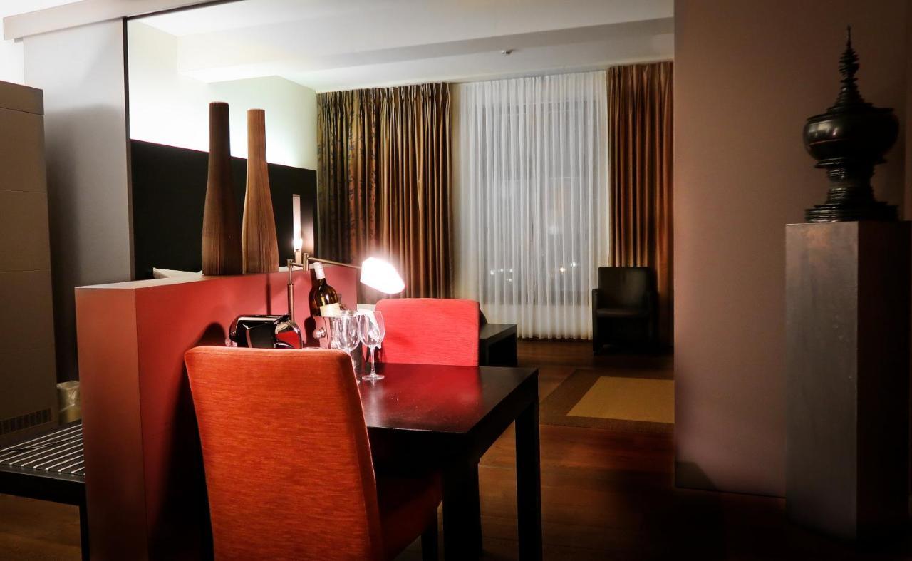 Hotel Van Eyck Maaseik Εξωτερικό φωτογραφία