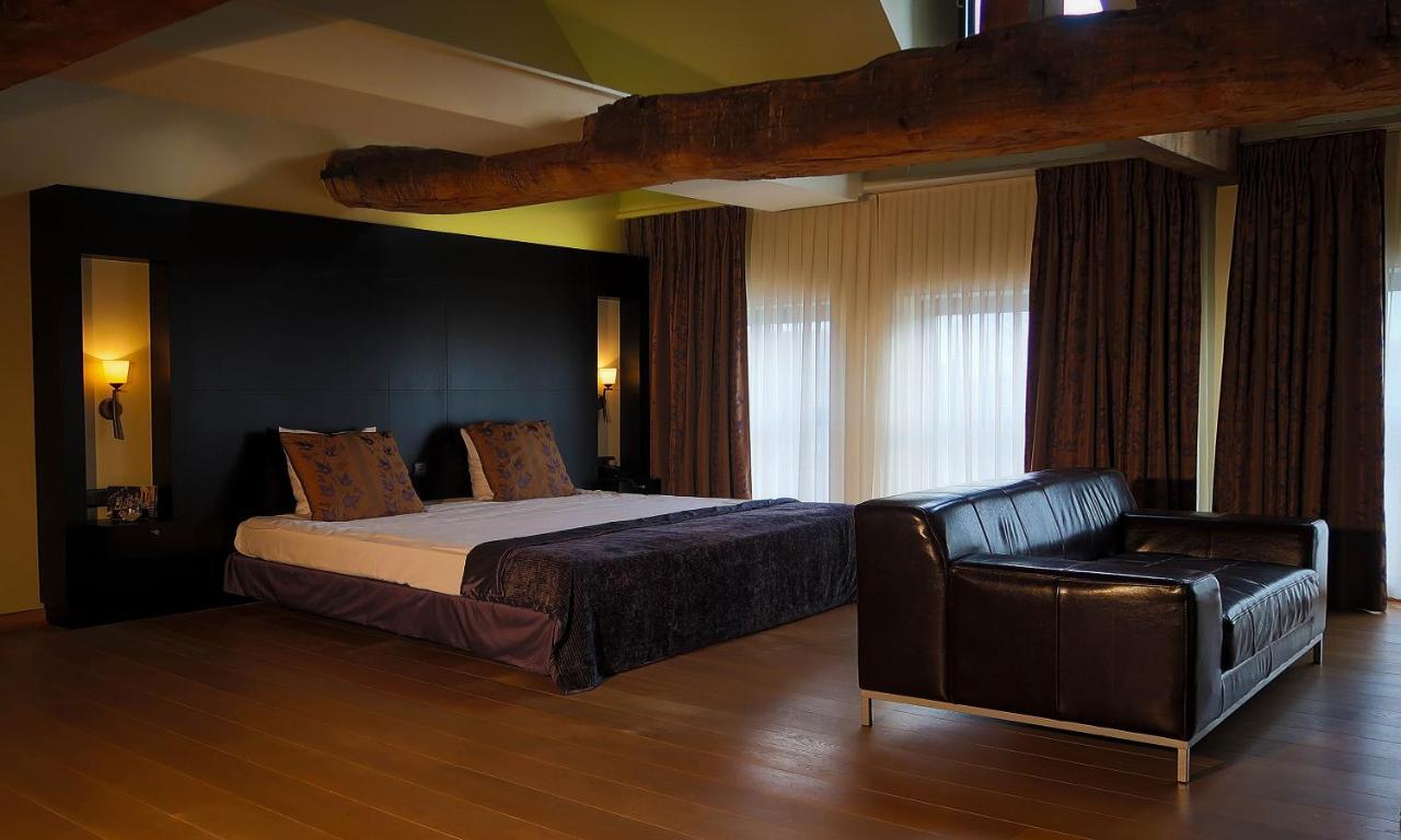 Hotel Van Eyck Maaseik Εξωτερικό φωτογραφία
