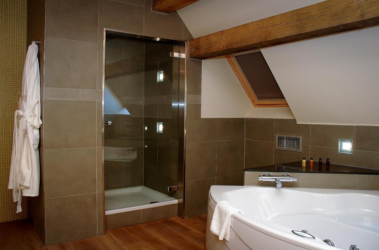 Hotel Van Eyck Maaseik Εξωτερικό φωτογραφία