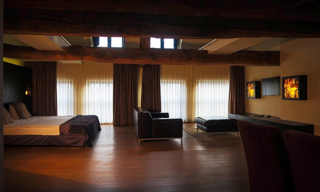 Hotel Van Eyck Maaseik Εξωτερικό φωτογραφία
