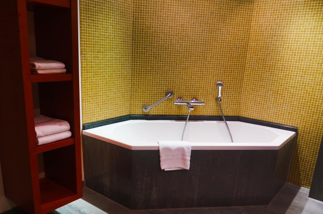 Hotel Van Eyck Maaseik Εξωτερικό φωτογραφία