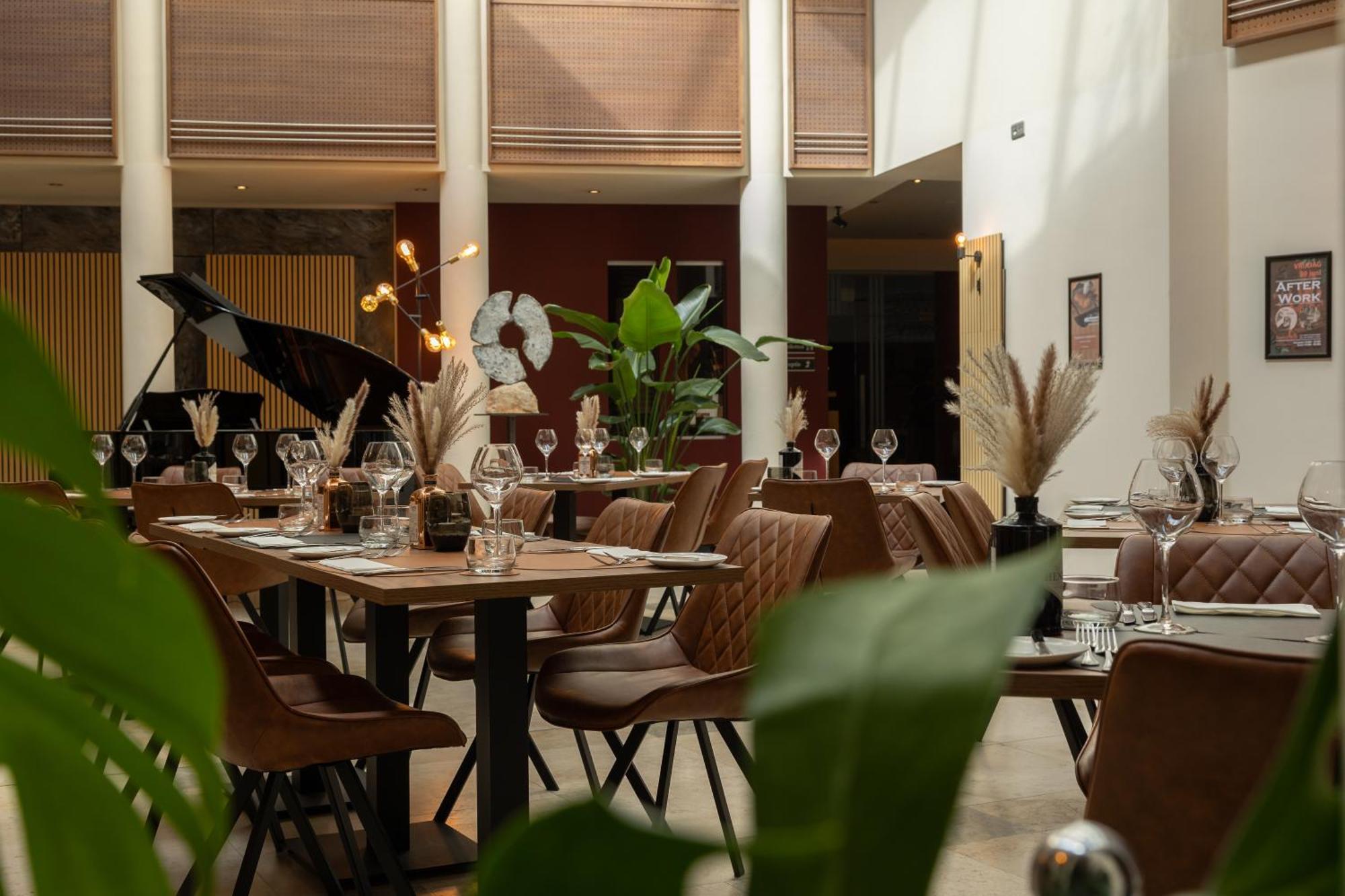 Hotel Van Eyck Maaseik Εξωτερικό φωτογραφία