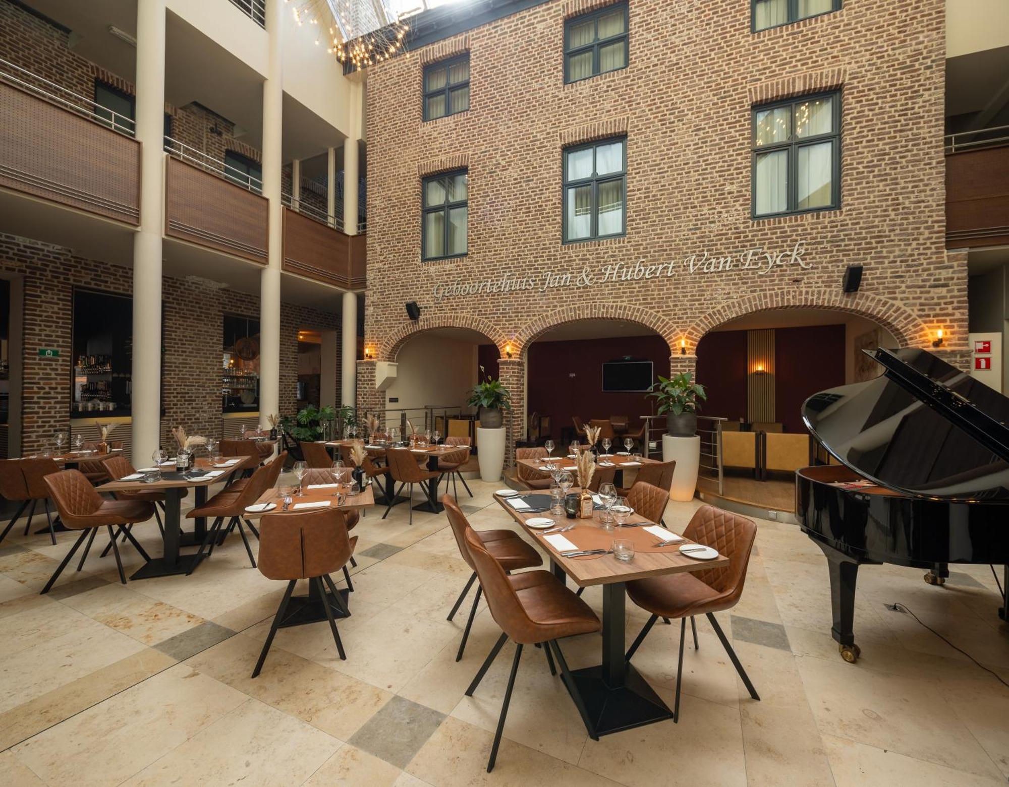 Hotel Van Eyck Maaseik Εξωτερικό φωτογραφία