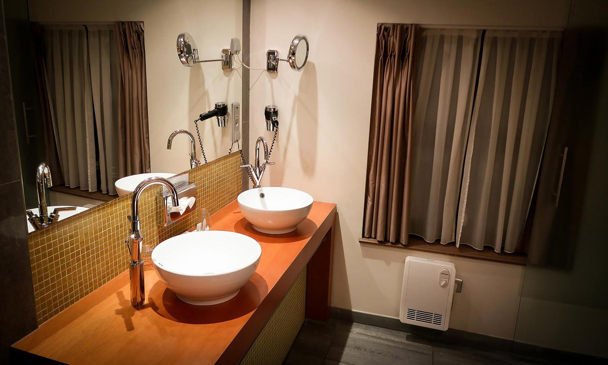 Hotel Van Eyck Maaseik Δωμάτιο φωτογραφία
