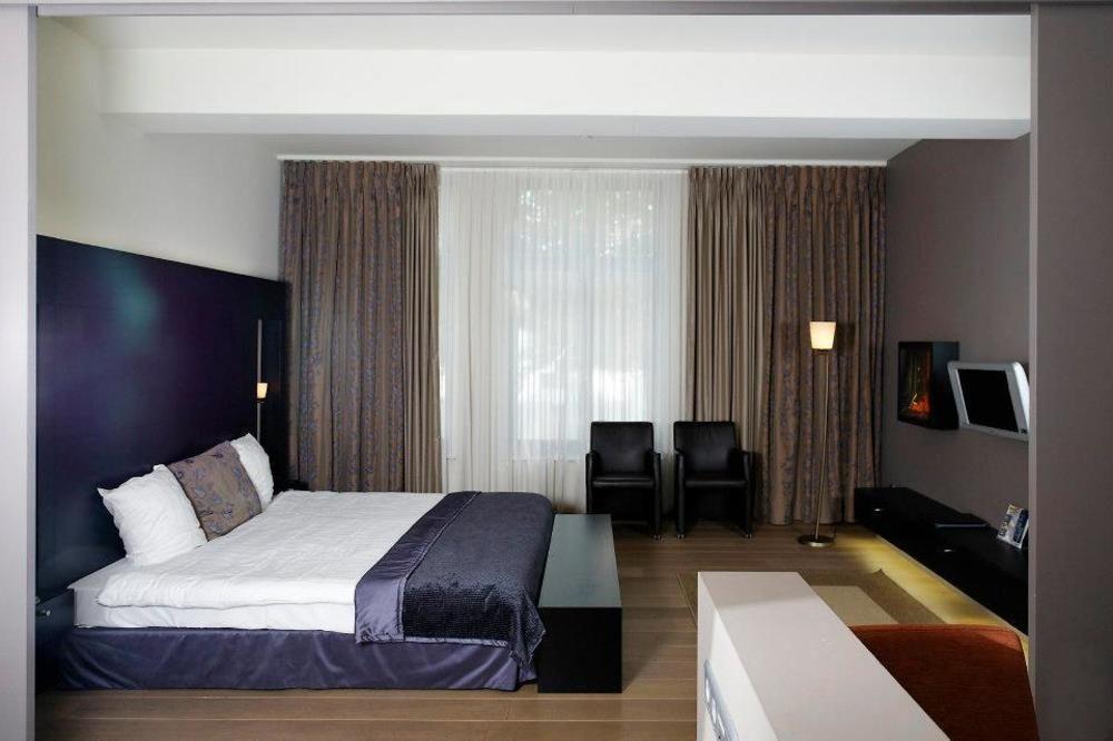 Hotel Van Eyck Maaseik Εξωτερικό φωτογραφία