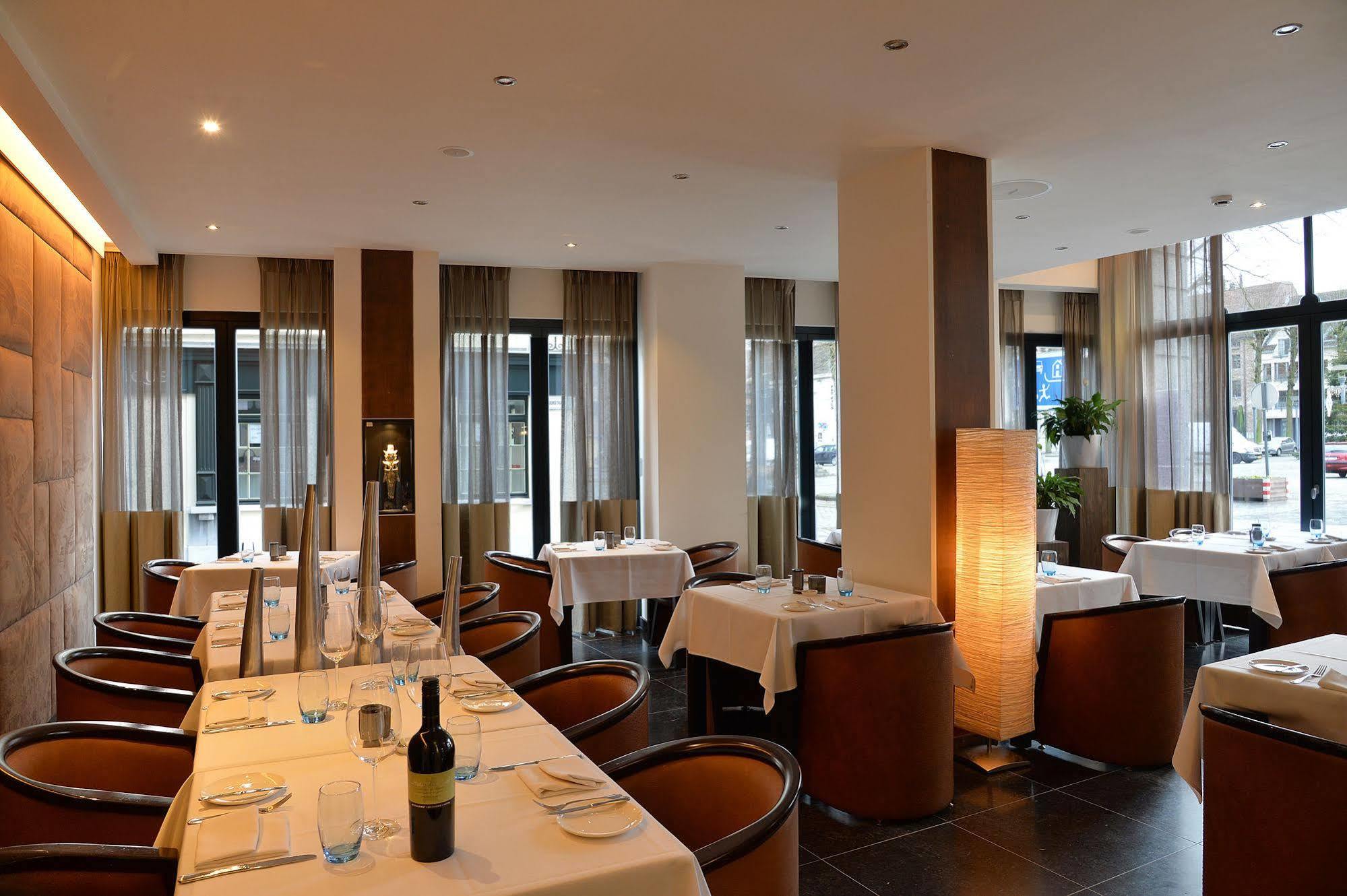 Hotel Van Eyck Maaseik Εξωτερικό φωτογραφία